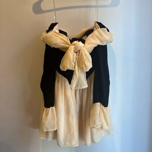 HOUSE OF CB 'Alana' Black & Cream Off Shoulder Dress - Picture 5 of 10